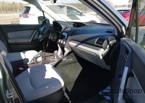 2017 Subaru Forester 2.5I Premium z USA, uszkodzony, nr VIN JF2SJAEC5HH506078